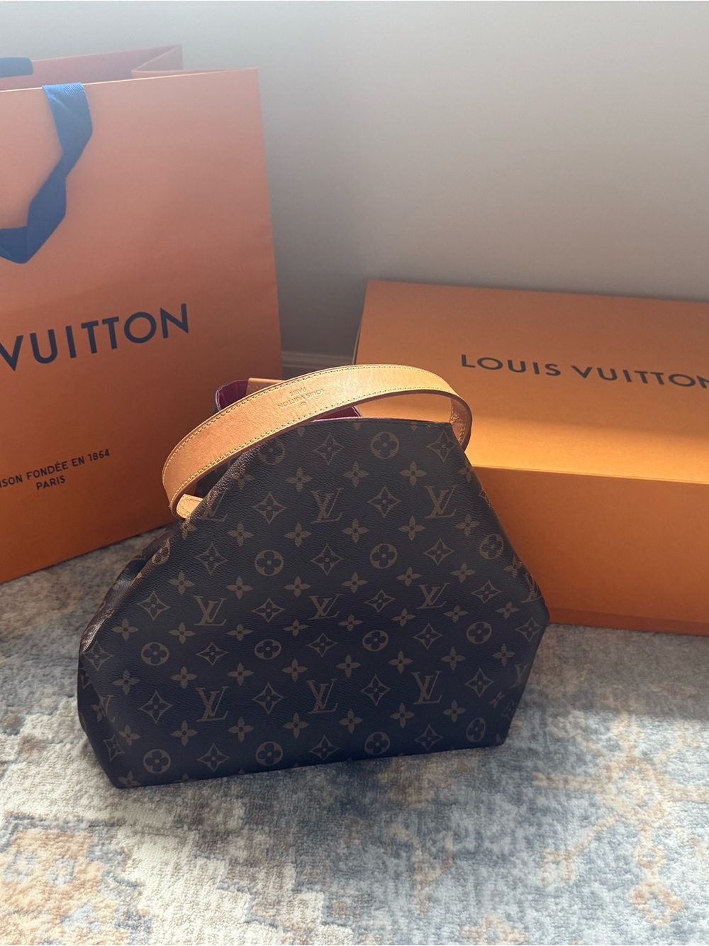 Louis Vuitton Monogram Shoulder Bag - Picture 2 of 6